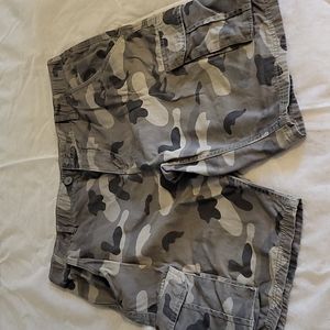 Men's cargo shorts